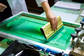 （視頻）PU發泡產品表面可以絲印、移印和水轉印嗎？三種印刷的區別是什么？